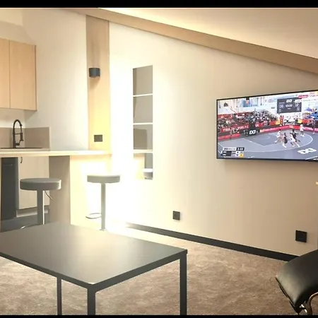 Design 25m2 A 1mn Du Port De 아파트 카시스