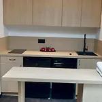 Apartment Sous Les Toits 25m2 A 1mn Du Port De *
